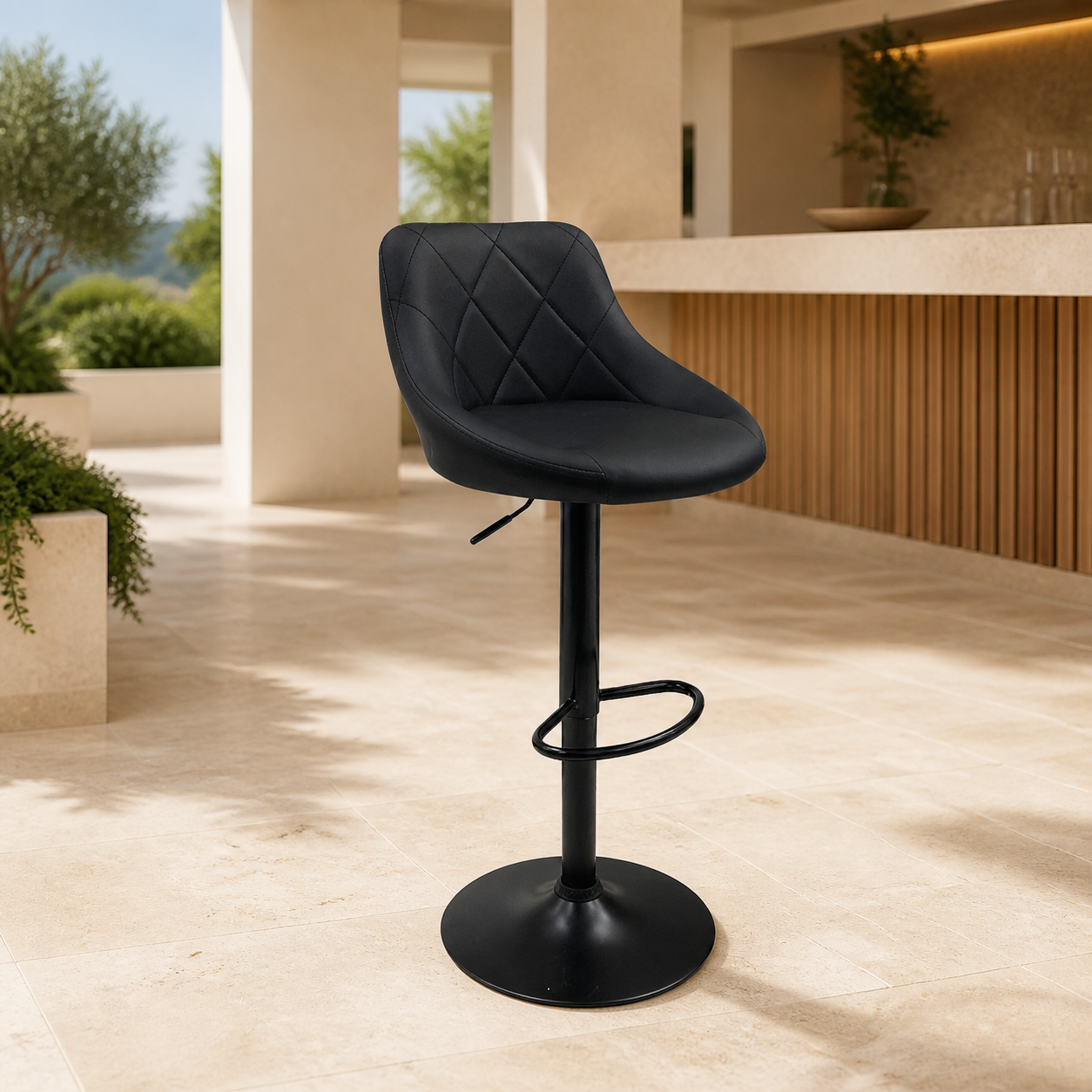 Silla de Bar Cuerina Negra /Base Negra en ambiente exterior