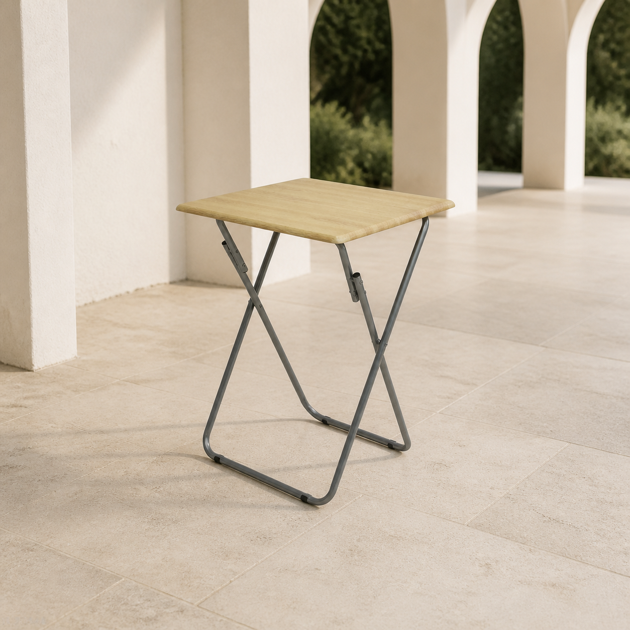 Mesa Pequeña Cuadrada en ambiente exterior