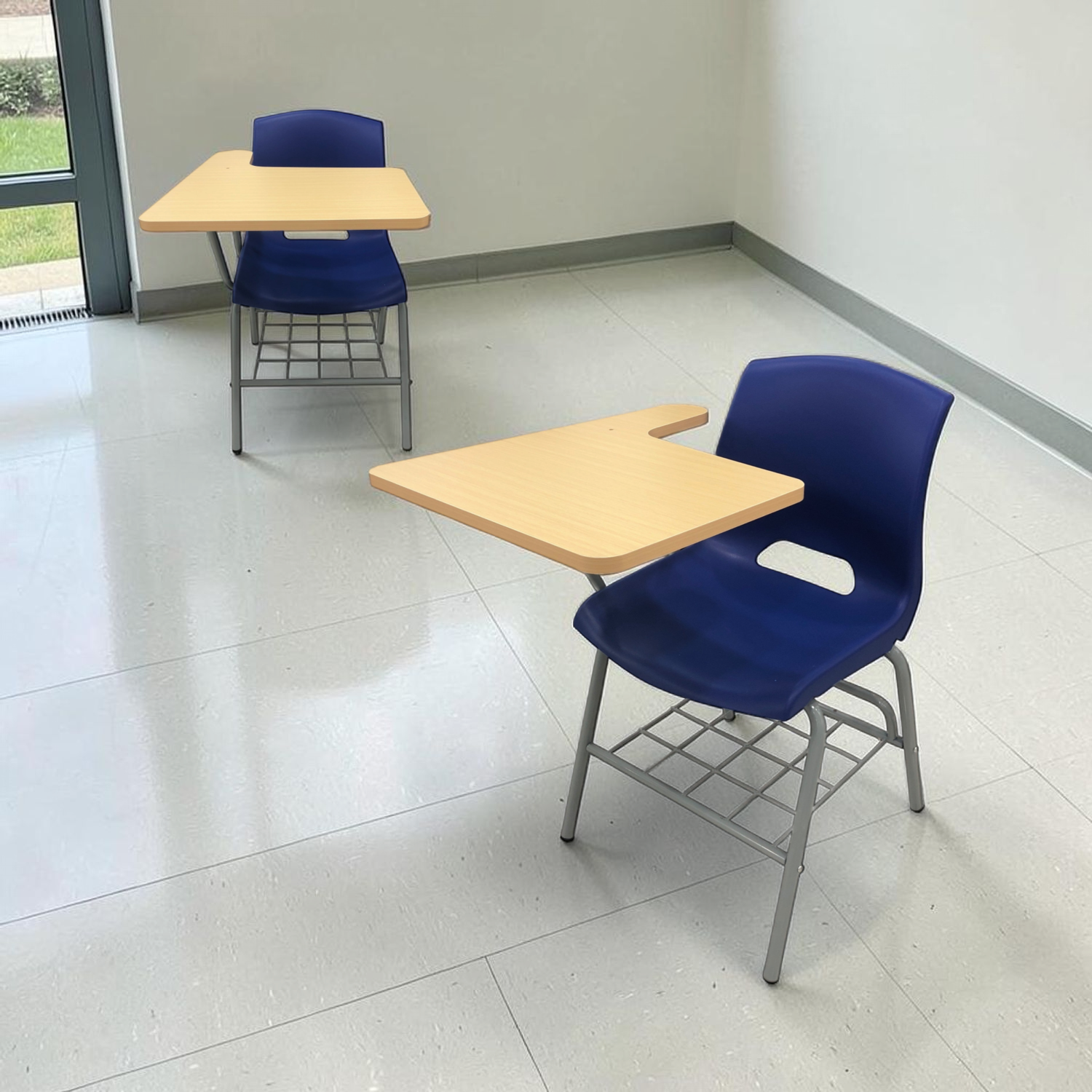 Silla Escolar Plastico Azul en ambiente