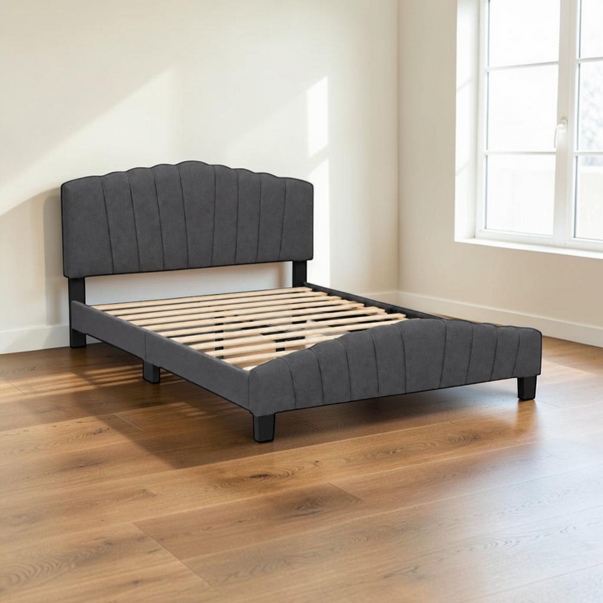 Cama Tapizada en Tela con Cabecera Curva y Piecera Gris Oscuro (SL-9587) en ambiente