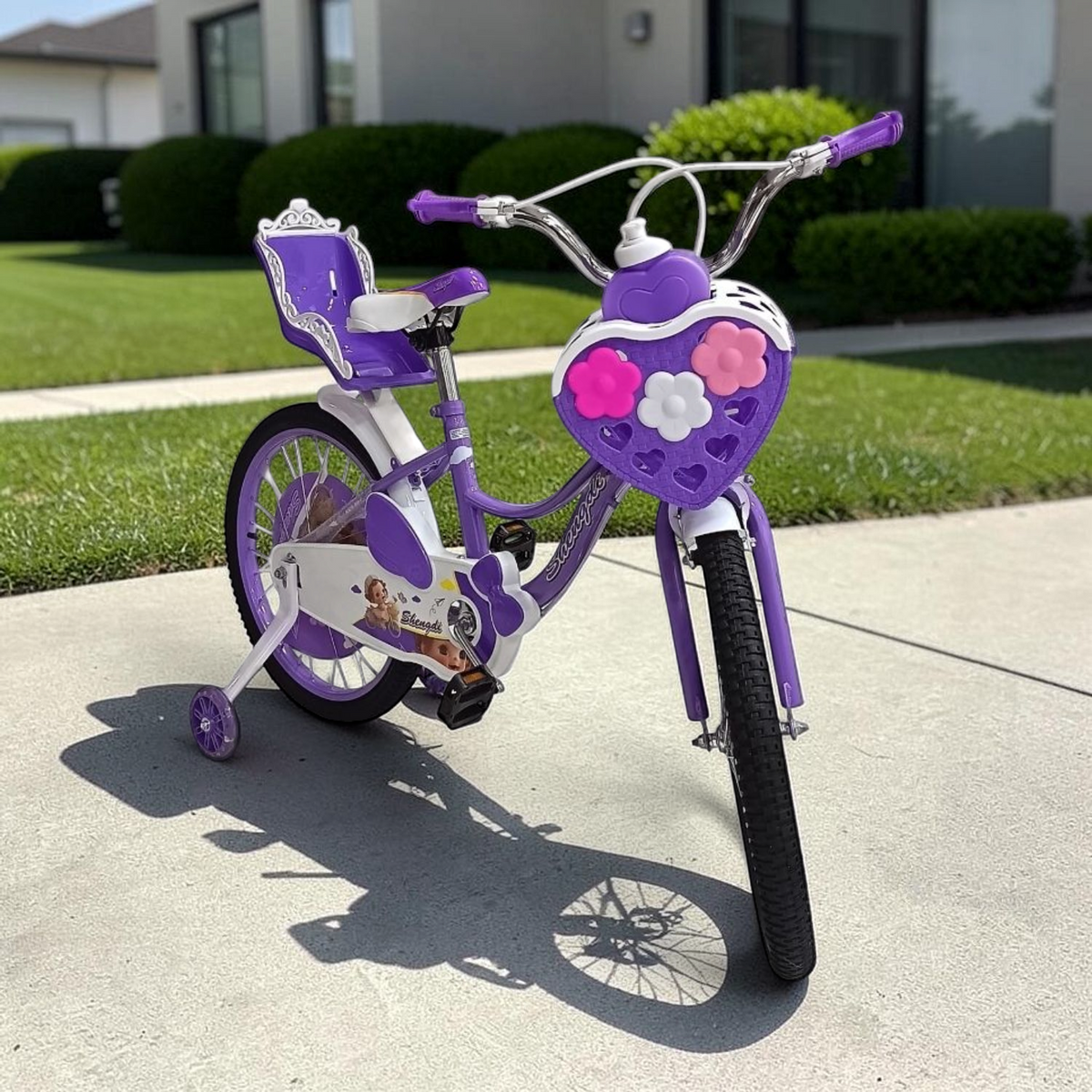 Bicicleta Infantil Morada con Canasta de Corazón y Portamuñeca 12" a 20" Morado en ambiente