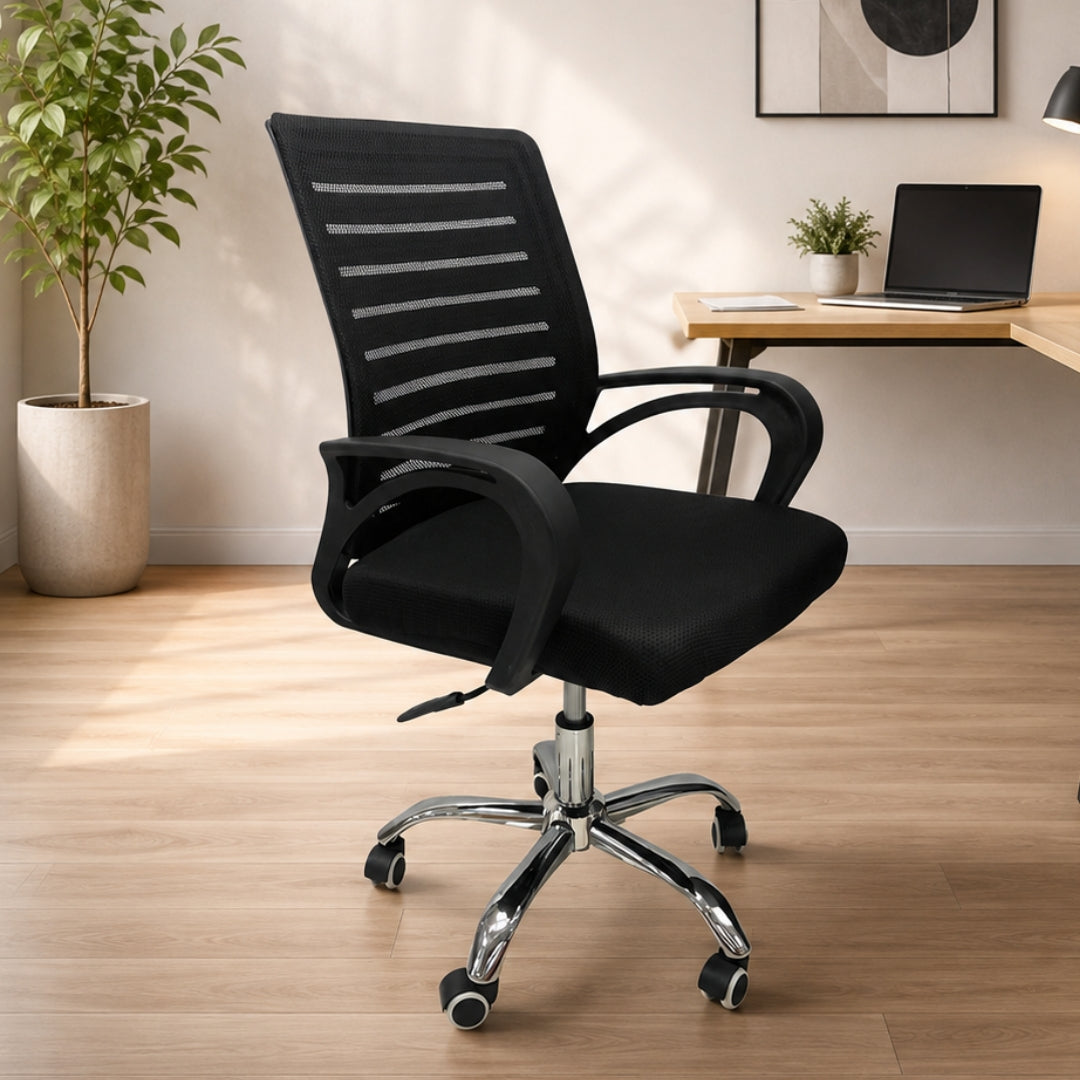 Silla de Oficina Negra/Base Cromo en ambiente