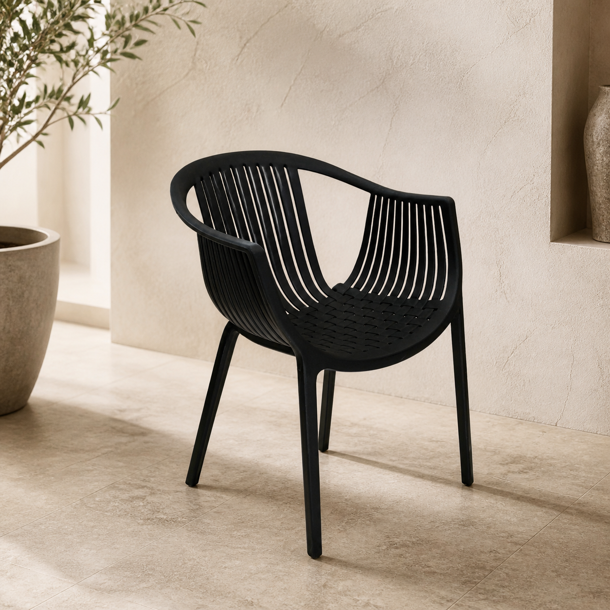Silla Moderna Negro en ambiente exterior