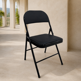Silla Negra Metal Plegable en ambiente exterior