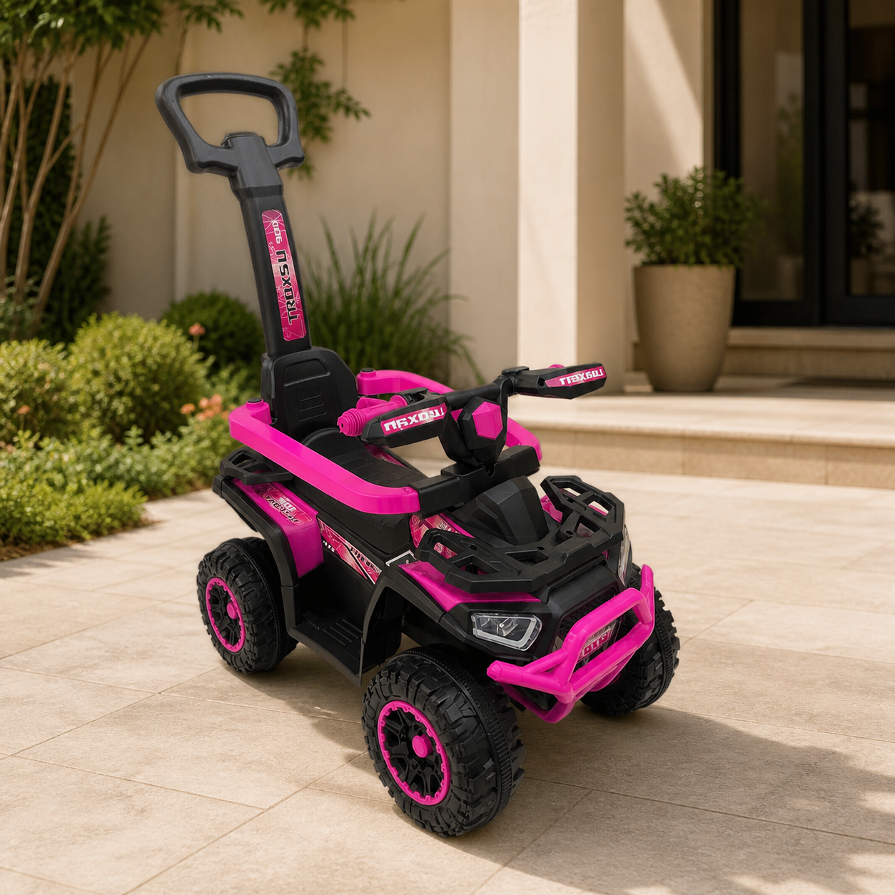 Moto Rosa para Niña Fusia en ambiente exterior
