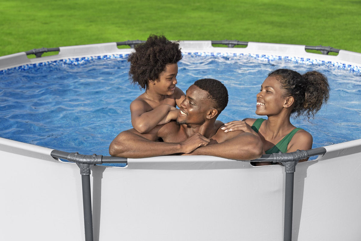 Piscina Bestway Steel Pro Max Redonda 366x100 cm - en uso (32-56419)