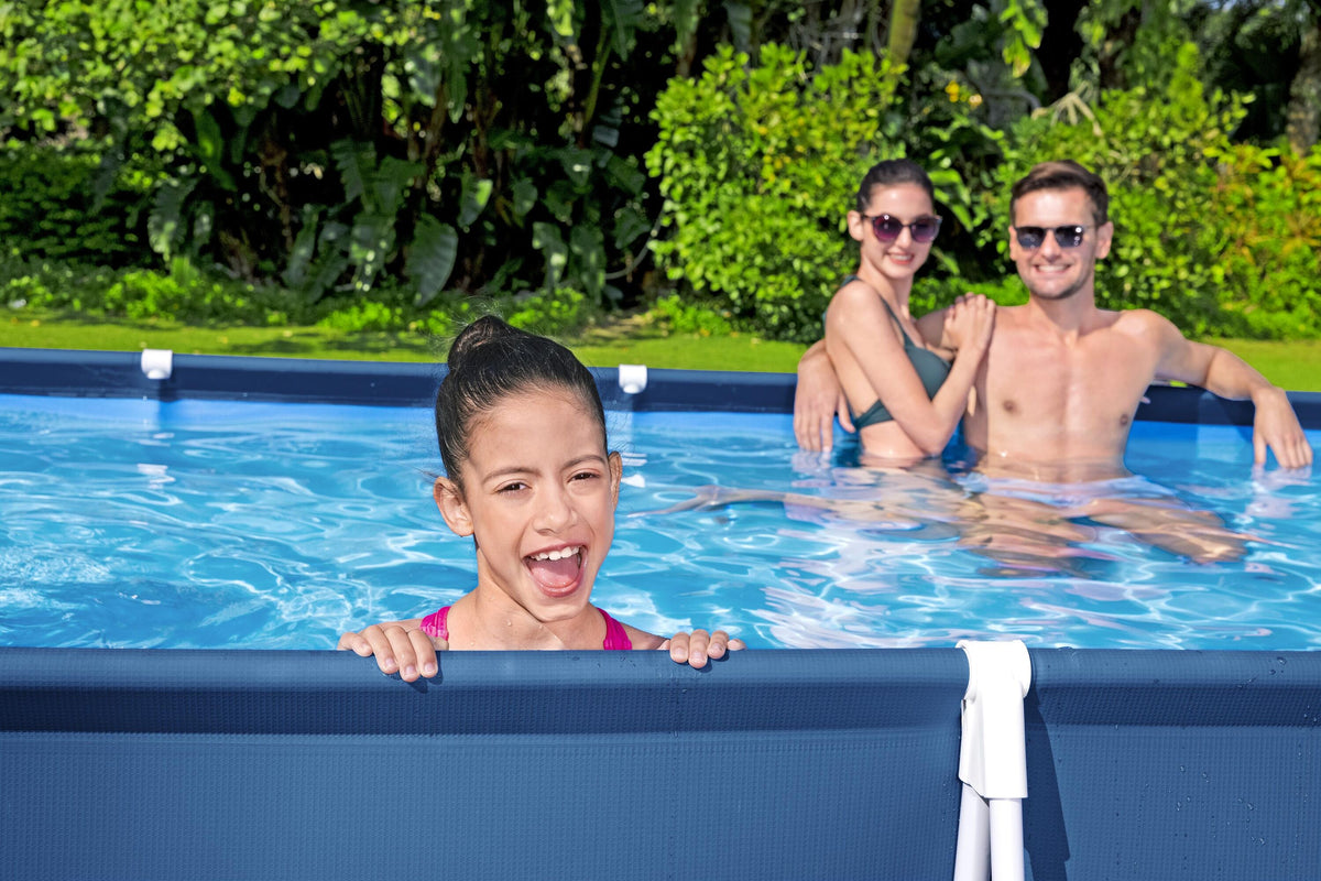 Piscina Bestway Steel Pro Rectangular 400x211x81 cm - en uso (32-56425)
