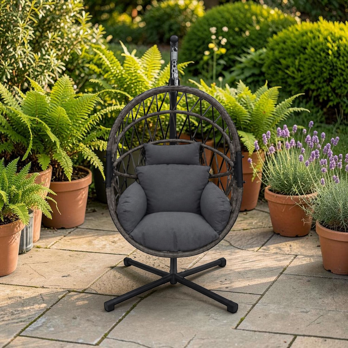 Silla Columpio Ovalada con Base Gris en ambiente