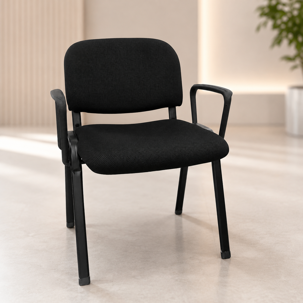 SILLA DE OFICINA NEGRA CON BRAZOS