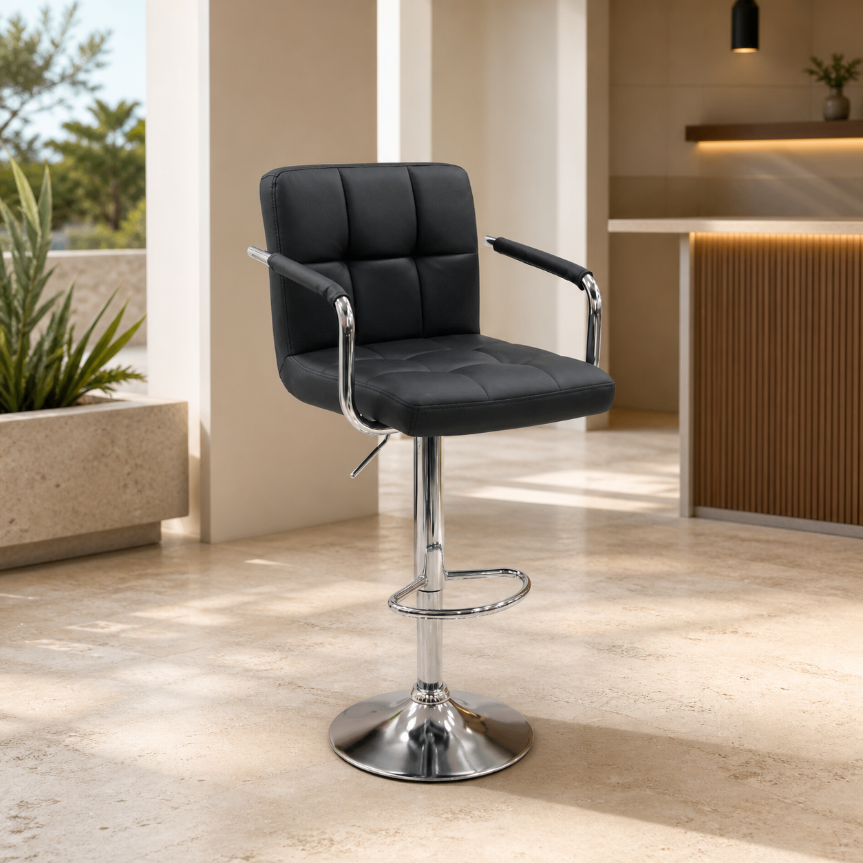 Silla de Bar Cuerina Negra /Base Cromada en ambiente exterior