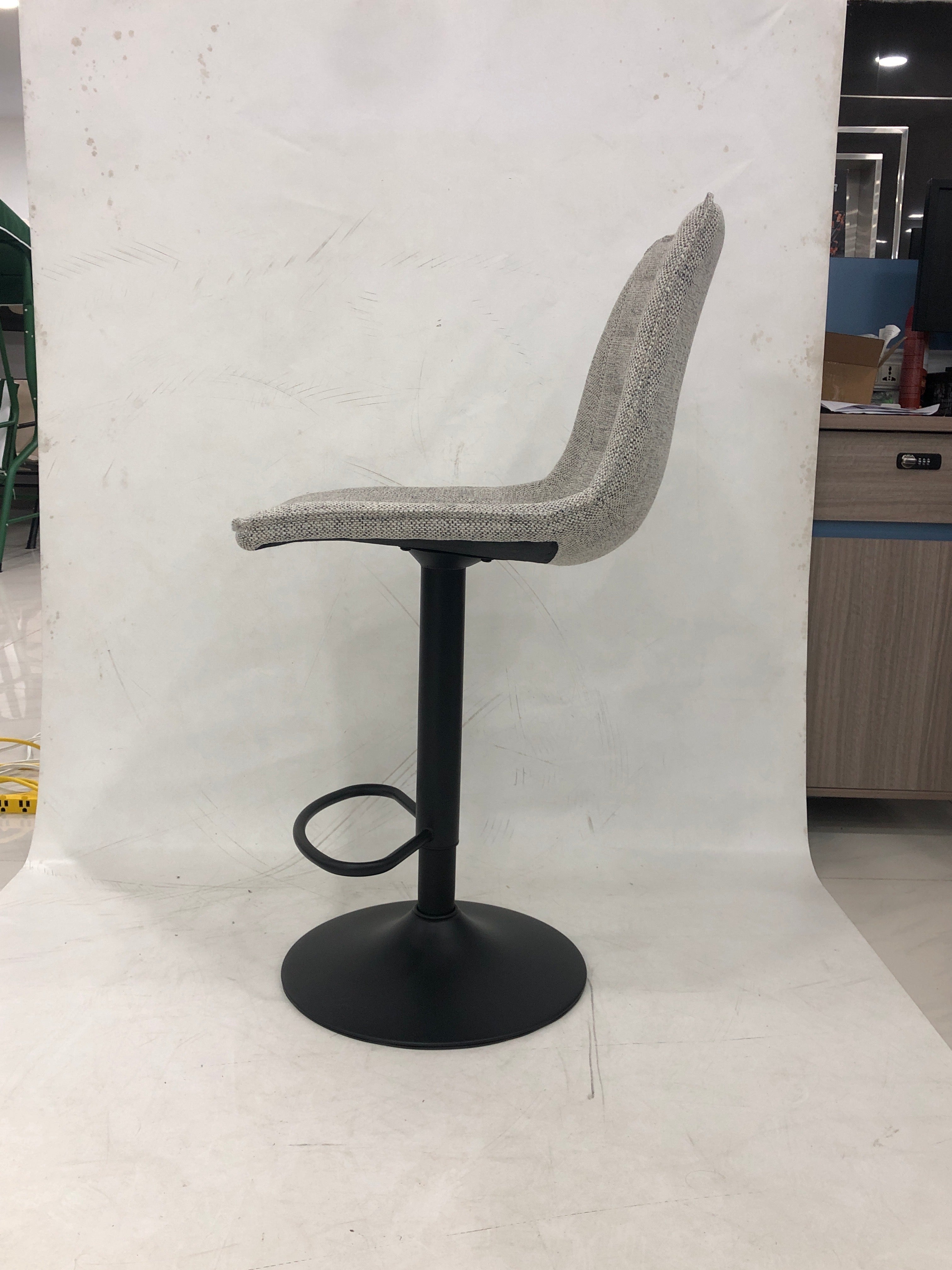 Silla de Bar Cuerina Beige Base Negra - vista 5 - Ref. 105-161