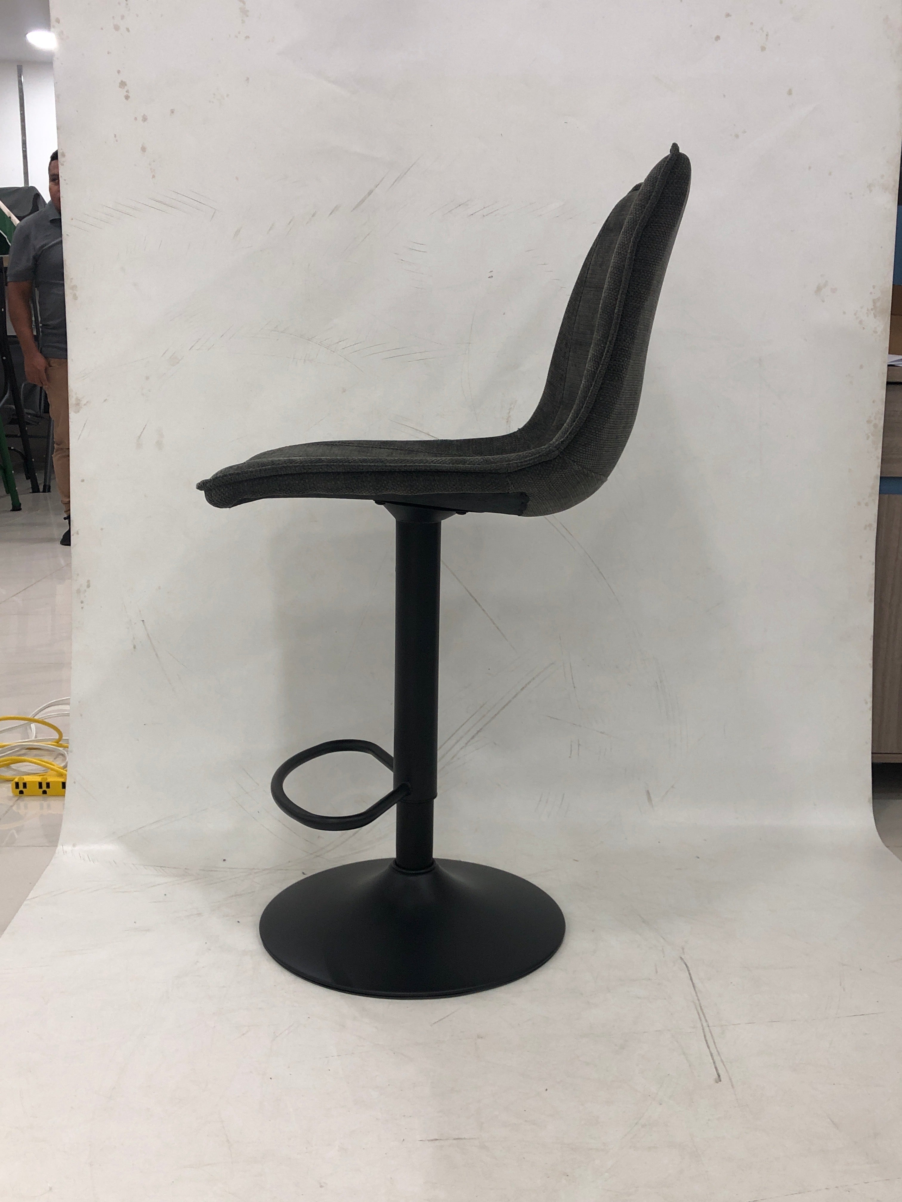 Silla de Bar Cuerina Negra Base Negra - vista 5 - Ref. 105-163