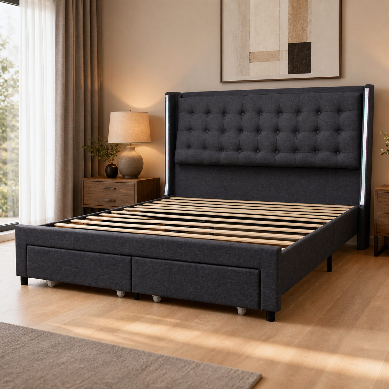 Cama gris oscuro con dos gavetas y luz LED en dormitorio