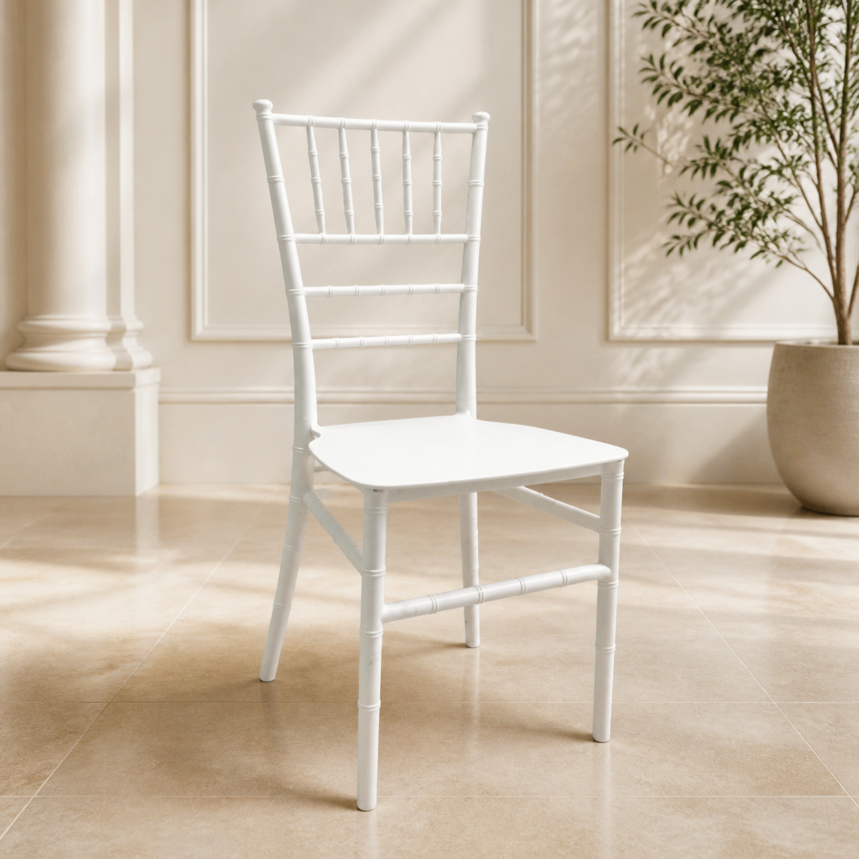 Silla de Evento Tifany Plastico Blanco en ambiente exterior