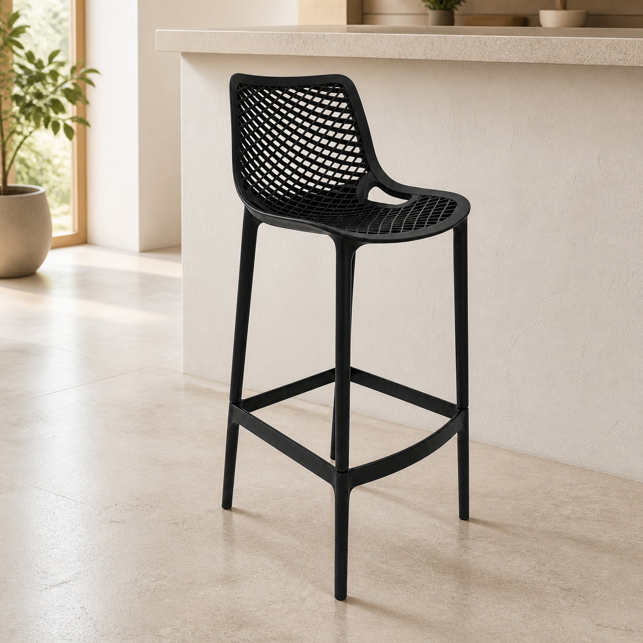 Silla Plastica Alta en ambiente exterior
