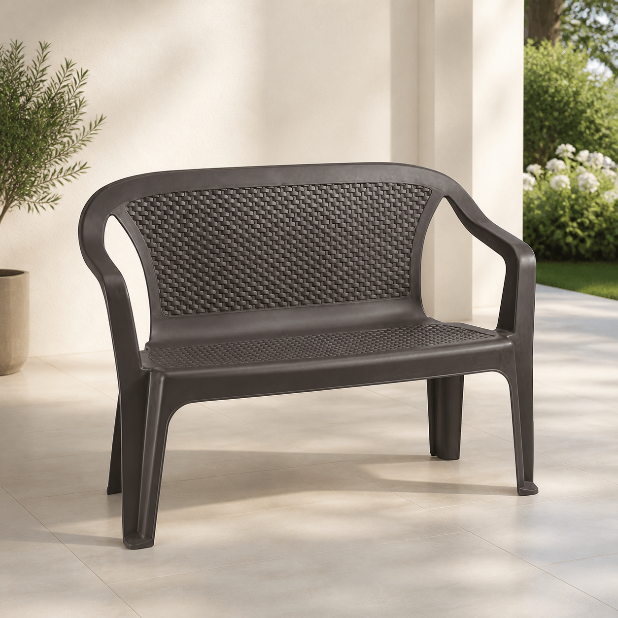 Silla Eterna Doble Wengue en ambiente exterior