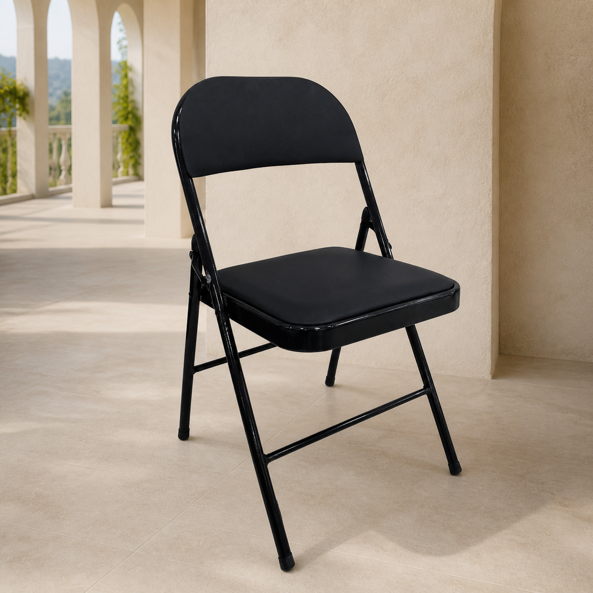 Silla Negra Metal Plegable en ambiente exterior