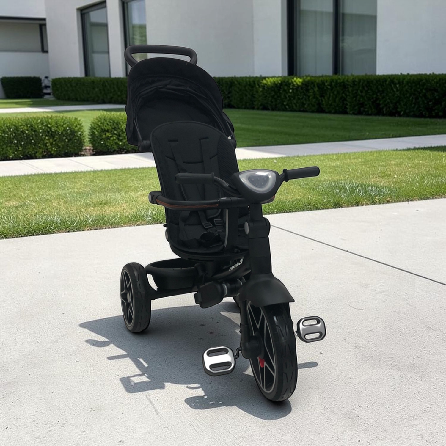Triciclo Coche Negro en ambiente