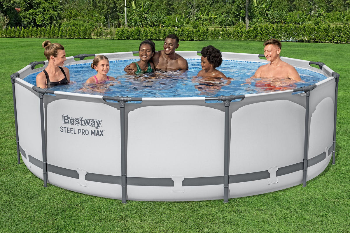 Piscina Bestway Steel Pro Max Redonda 366x100 cm - en uso (32-56419)