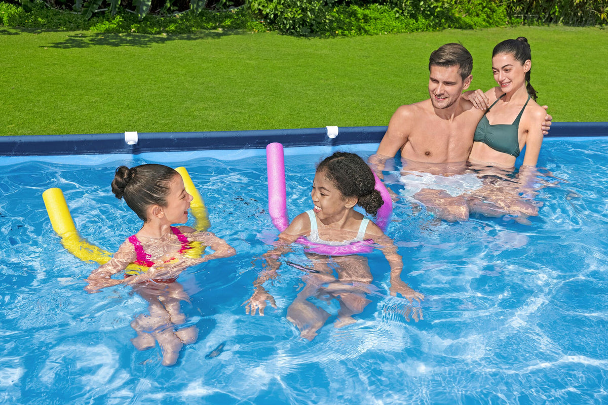 Piscina Bestway Steel Pro Rectangular 400x211x81 cm - en uso (32-56425)