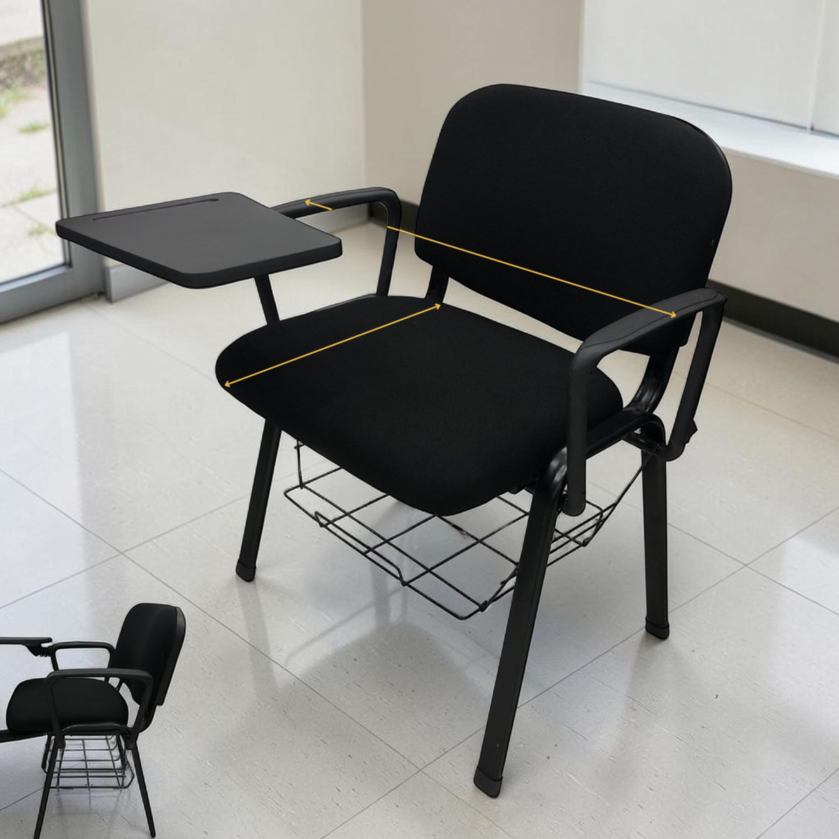 Silla Negra con Pupitre en ambiente