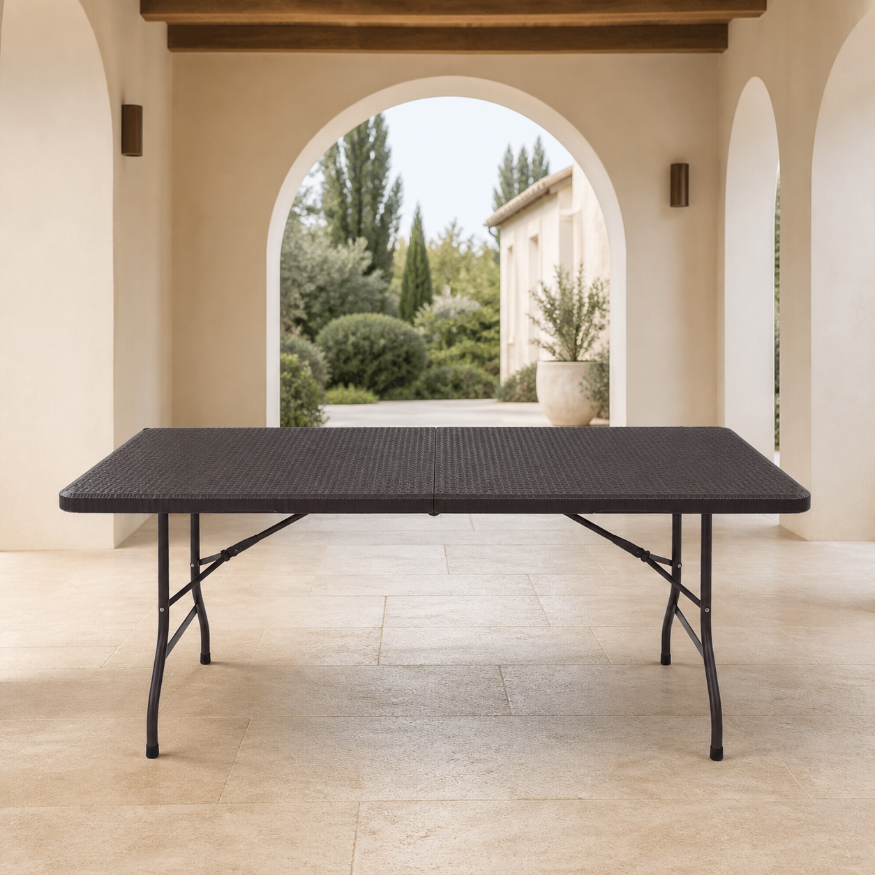 Mesa 6' Plegable Chocolate Plastica  Rattan Aspecto Madera 180*75*72Cm en ambiente exterior